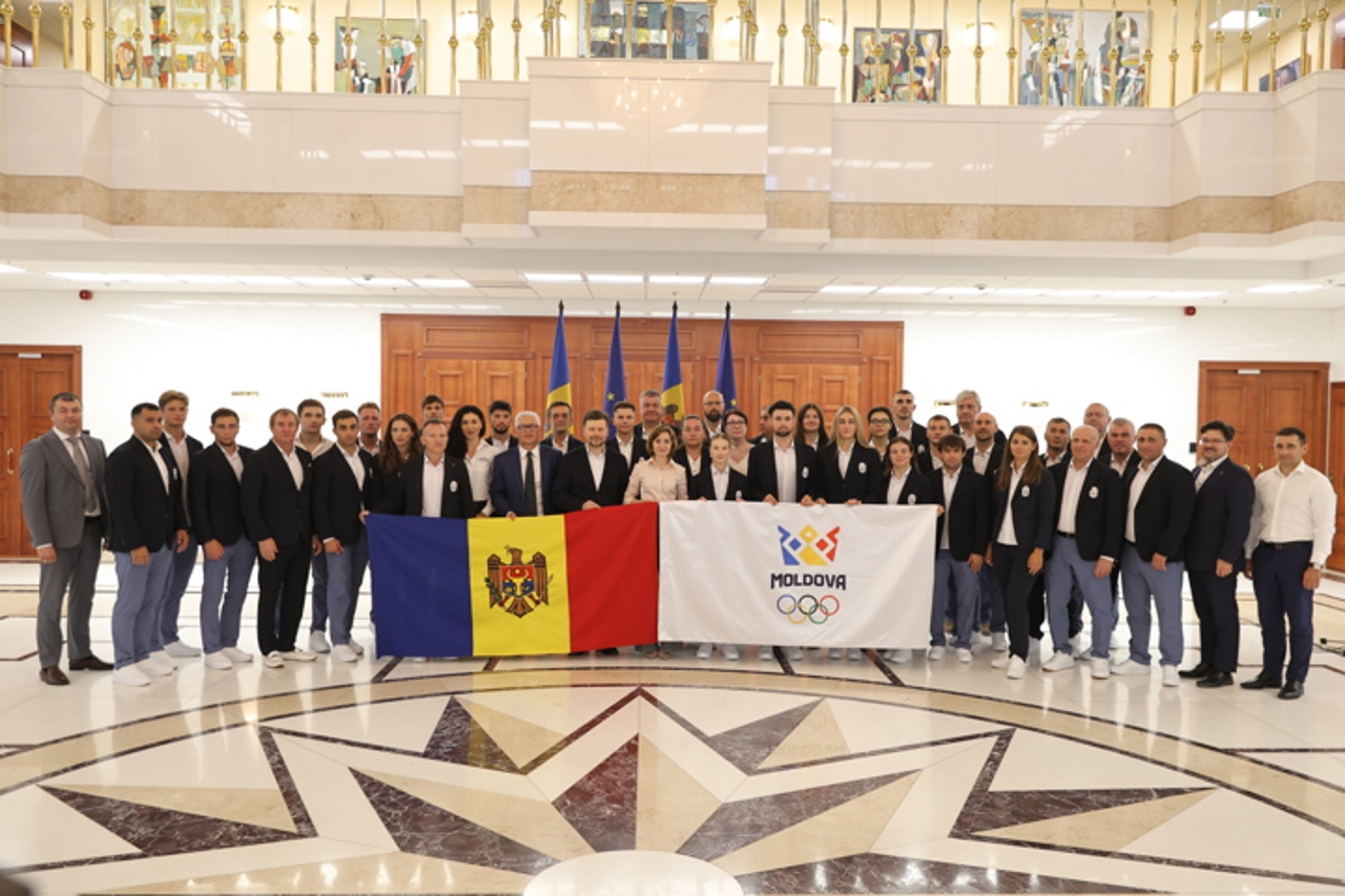 Maia Sandu handed the flag of the Republic of Moldova to the Olympic team that will go to Paris: "A great pride for the whole country"