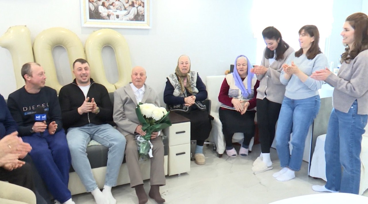 Ion Mereacre din Costești, la 100 de ani este plin de planuri și îi inspiră pe cei din jur: „A fost și bine, și rău”