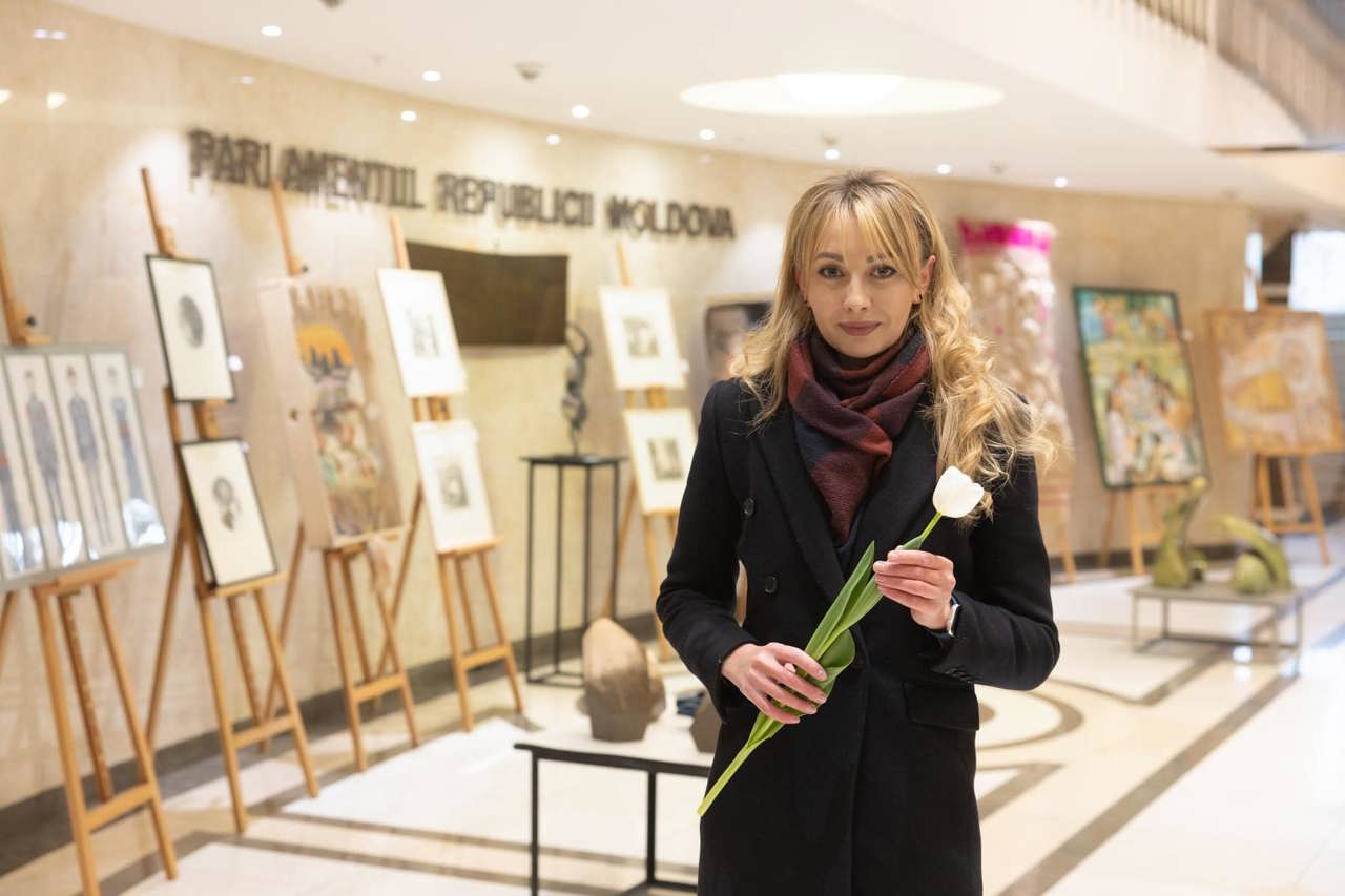  Ponderea femeilor în Parlament: Peste 40 % sunt deputate, iar 75 % - angajate ale Secretariatului Parlamentului