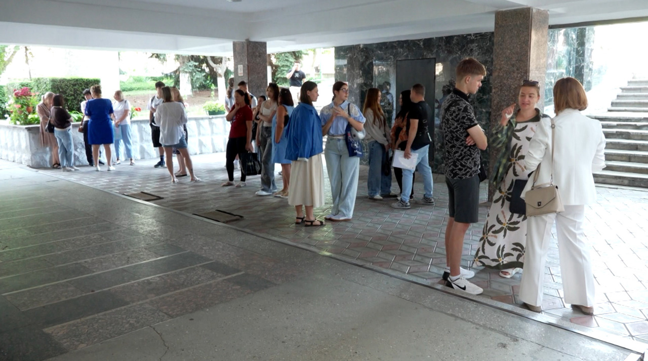 Start admiterii în universități: Burse mai mari și peste 9.000 de locuri finanțate de la buget
