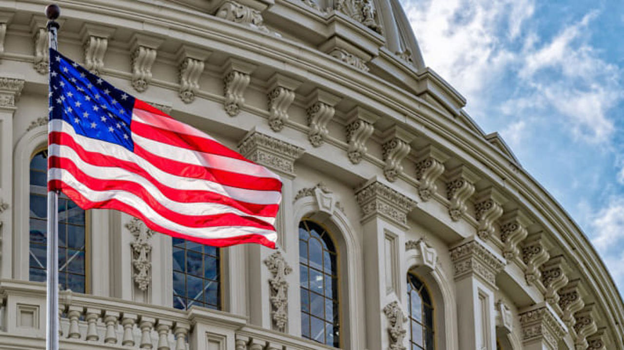 Сенат США одобрил законопроект об ограничении военных полномочий Трампа
