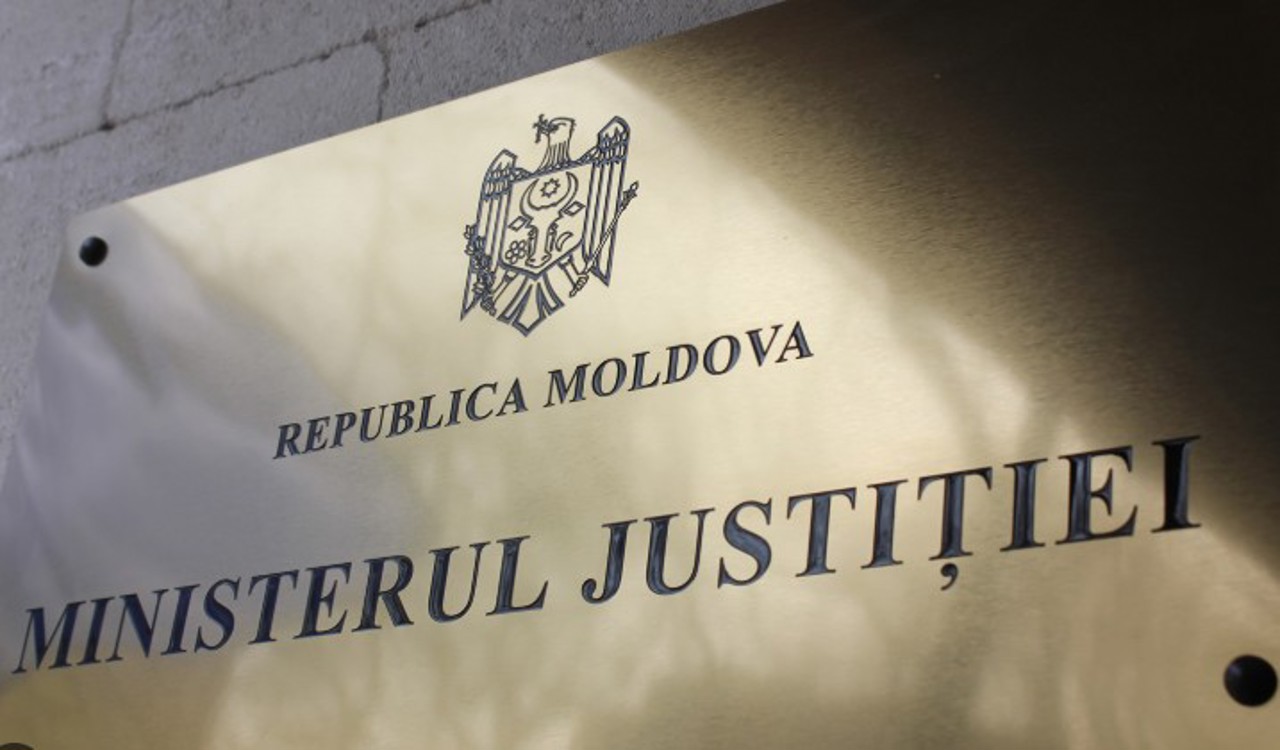 Fără deplasări și fără costuri suplimentare: serviciile notariale vor putea fi solicitate în regim online