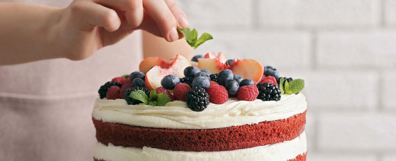  Moldovan woman turned childhood flavors into a business in France: “Each cake takes great patience”