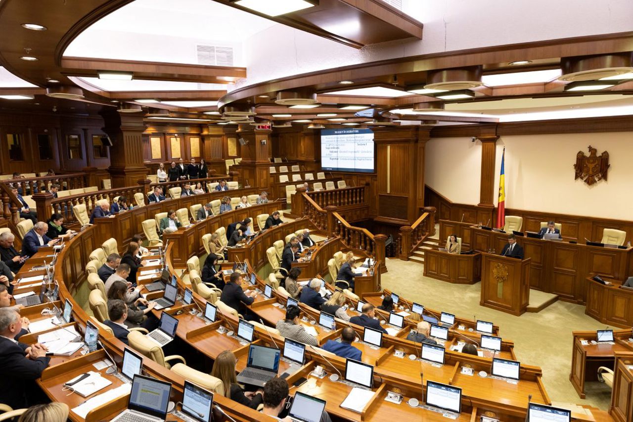 Promo-LEX, despre activitatea fostului Parlament: legi adoptate rapid și dialog minim cu opoziția