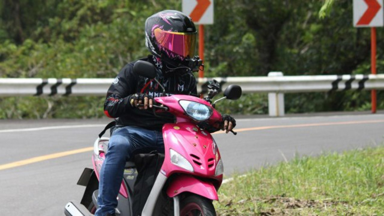 Tânăr din Chișinău, amendat cu 140.000 de lei după ce a condus în stare de ebrietate și a căzut de pe motocicletă