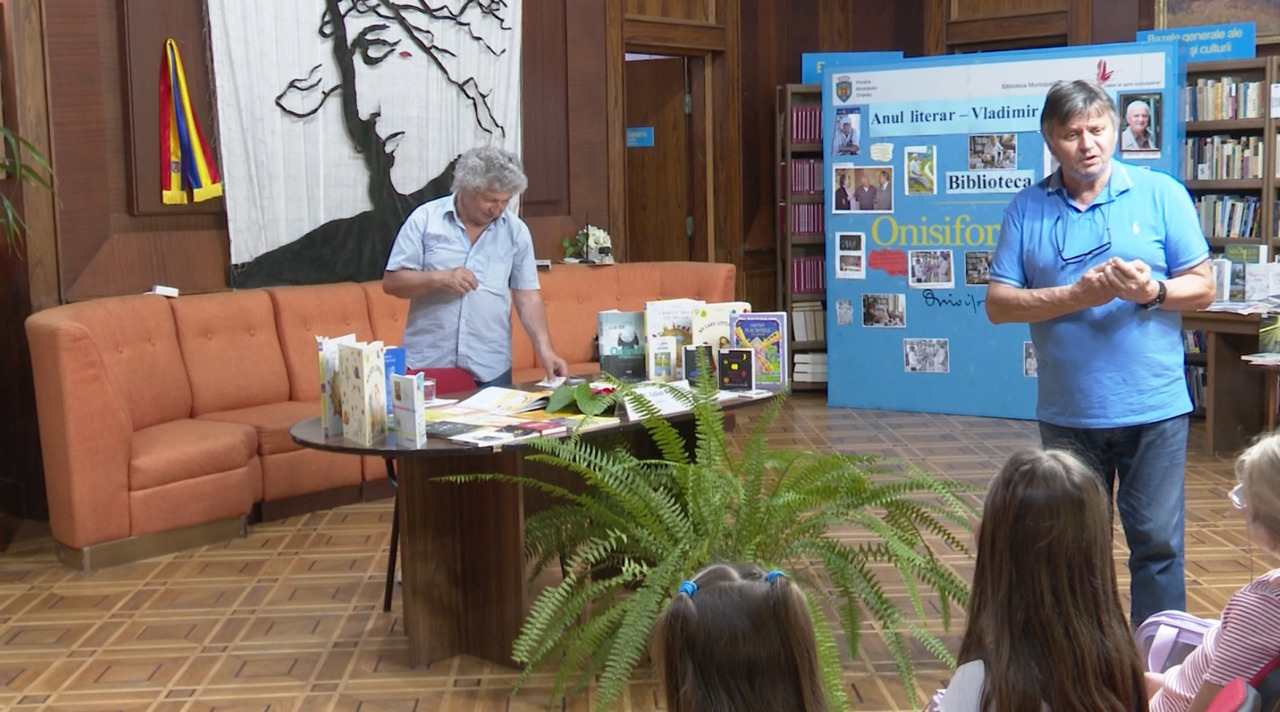 Chisinau library hosts author Iulian Filip to inspire young readers
