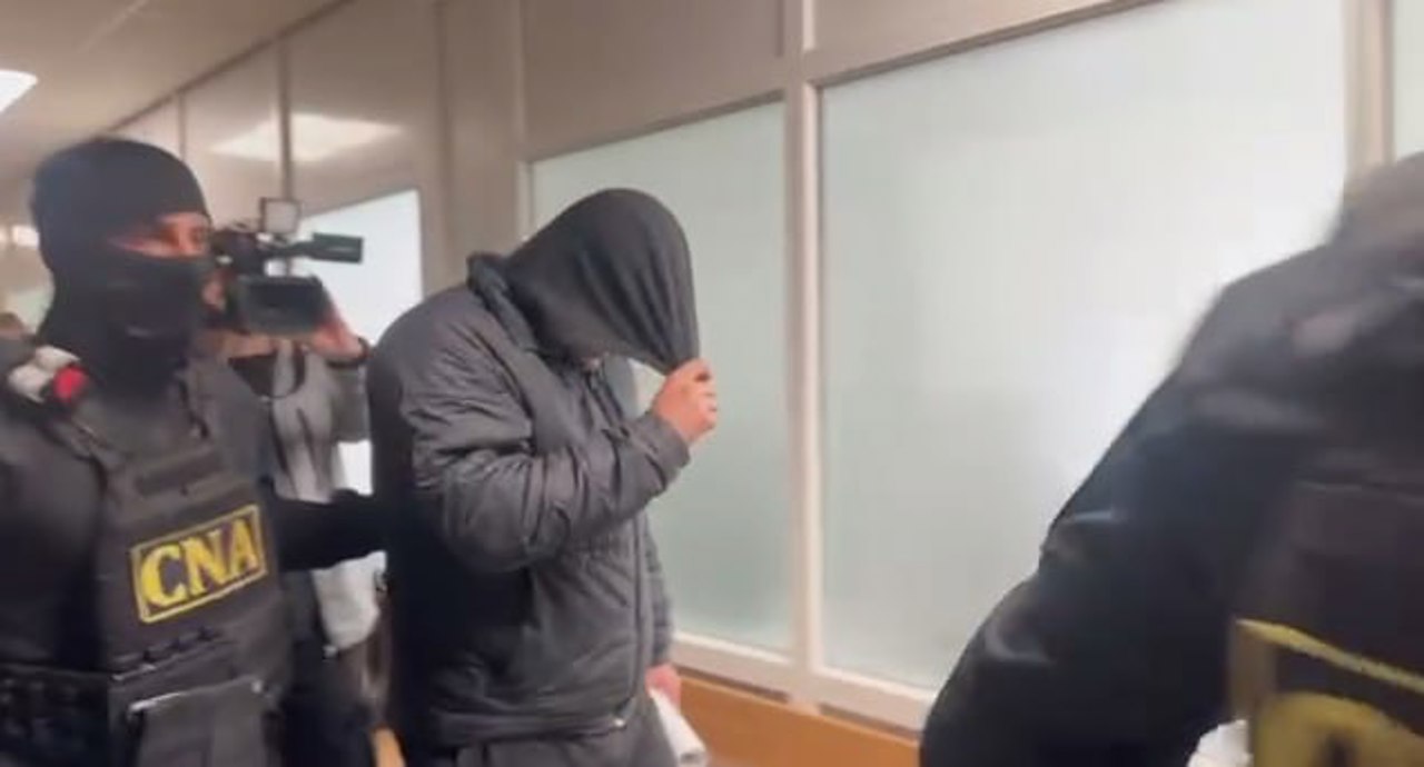 Mită pentru a nu „vedea” drogurile: Cei șase polițiști de la Botanica, plasați în arest preventiv pentru 30 de zile