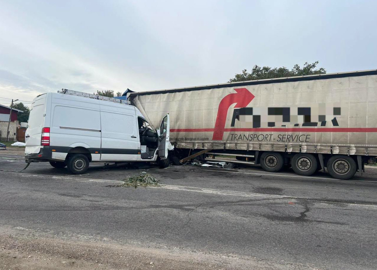 Tragedie pe șoseaua M-5: Un tânăr de 25 de ani a murit după ce a intrat cu mașina pe contrasens
