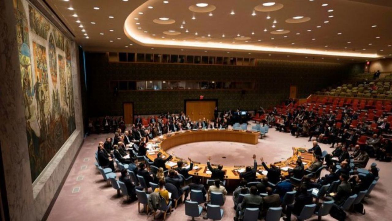 "Серьезная угроза международному миру и безопасности". Израиль призвал к созыву Совета Безопасности ООН