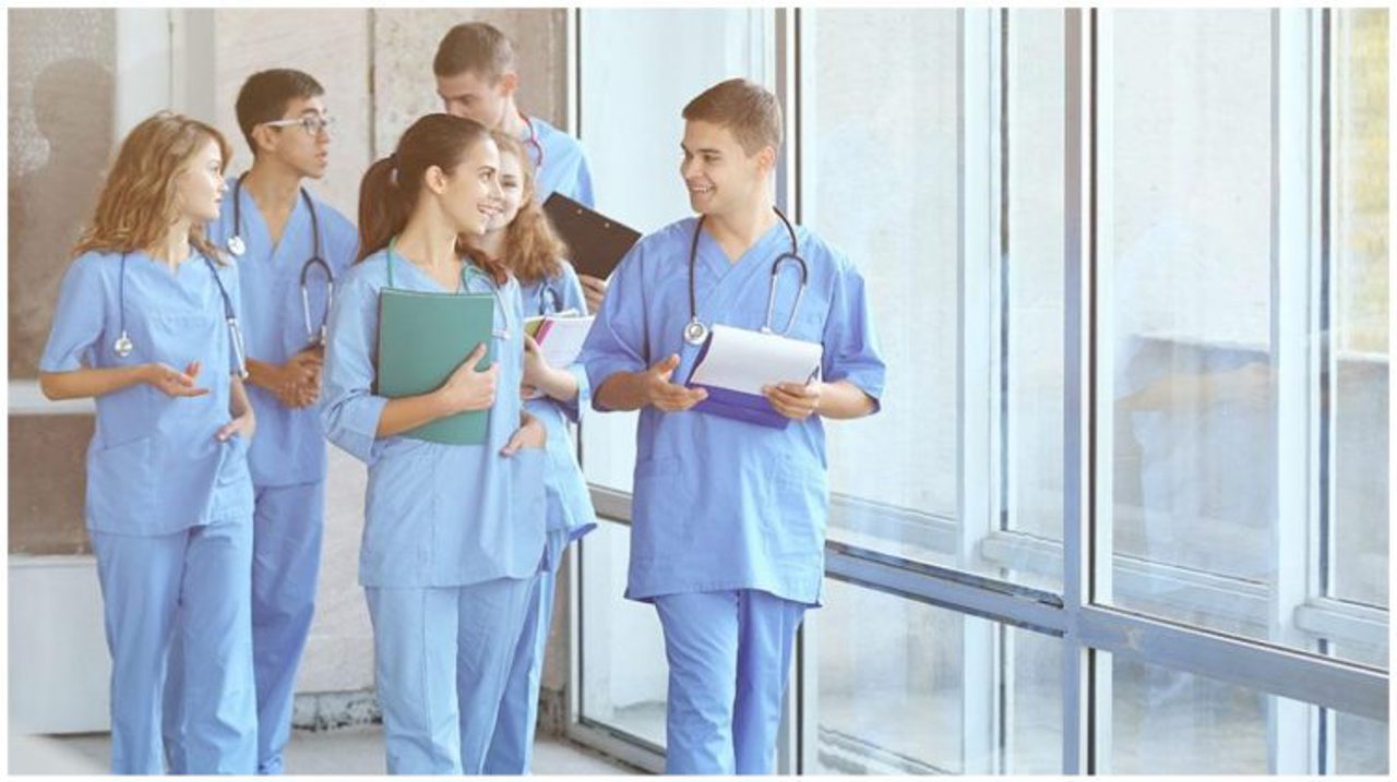 Indemnizația unică pentru medici și farmaciști va fi achitată într-o singură tranșă