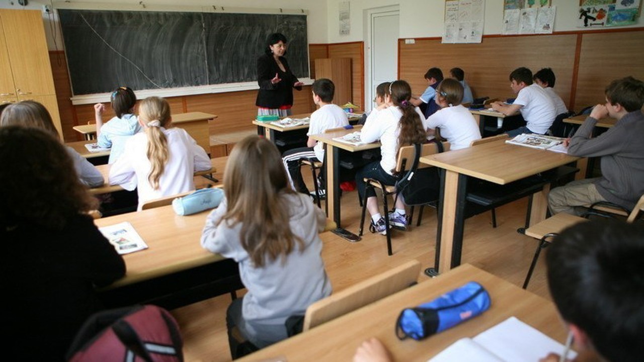 Lipsa profesorilor de Matematică, una dintre cauzele rezultatelor slabe de la examene. Precizările ANCE