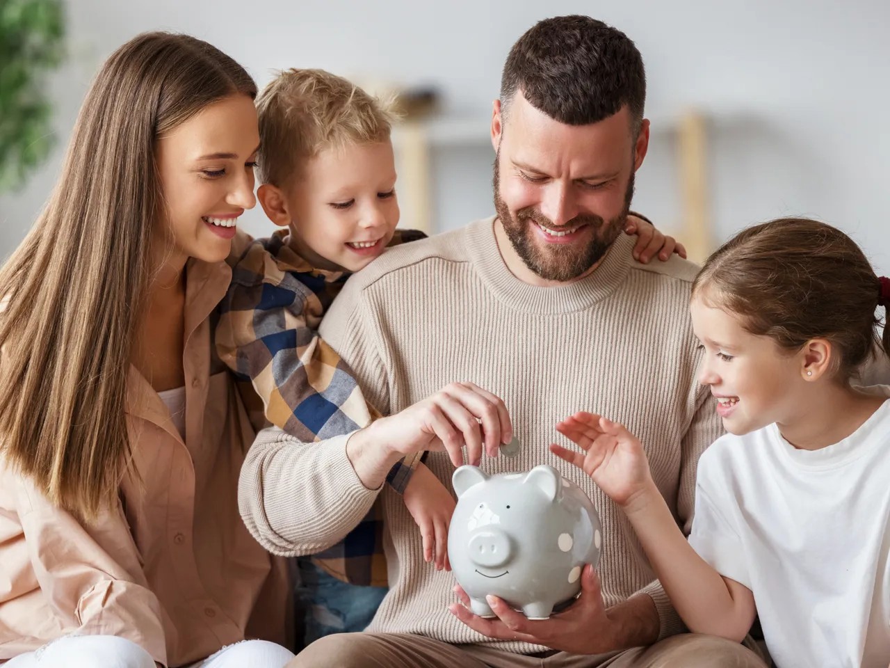 Trainer în educație financiară: 10% din venituri trebuie puse deoparte pentru siguranța financiară