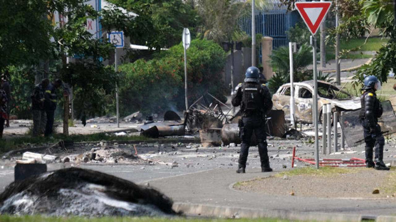 Noua Caledonie: Circa o sută de turiști, evacuați 