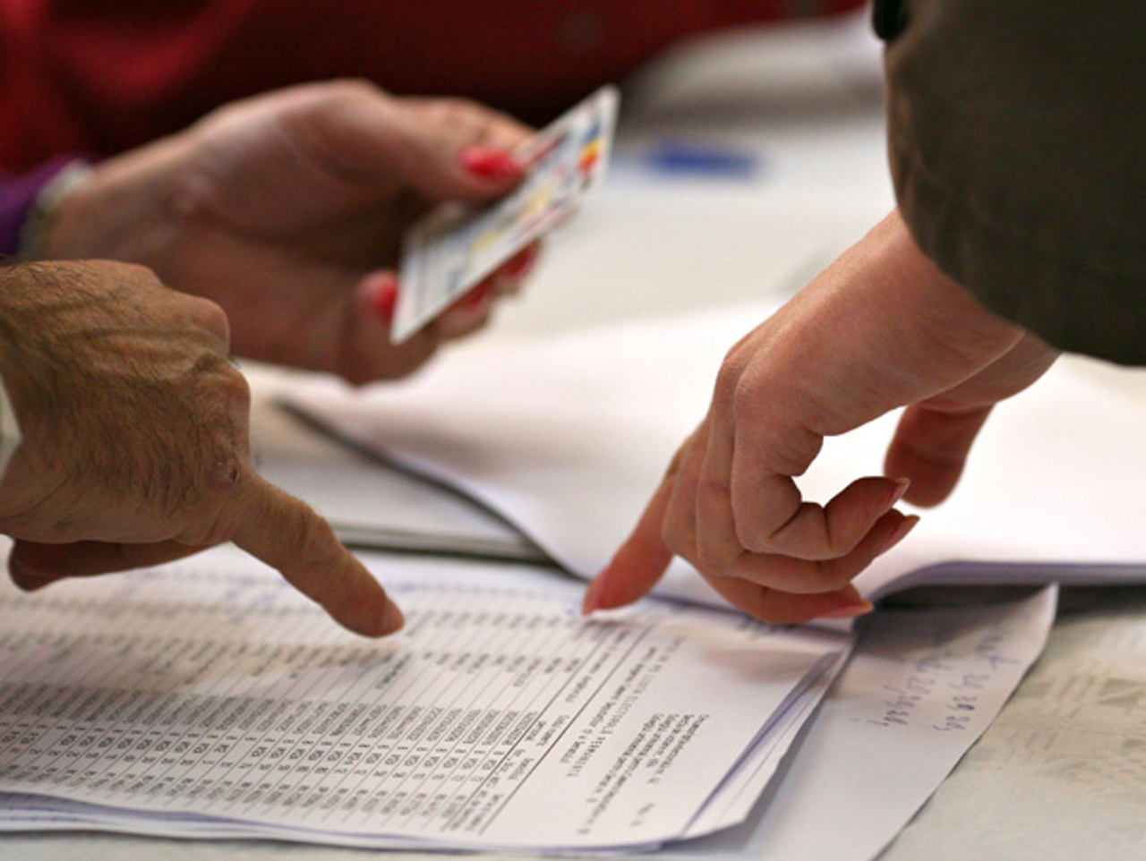 Reguli noi pentru blocurile electorale: fără denumiri identice cu cele ale partidelor