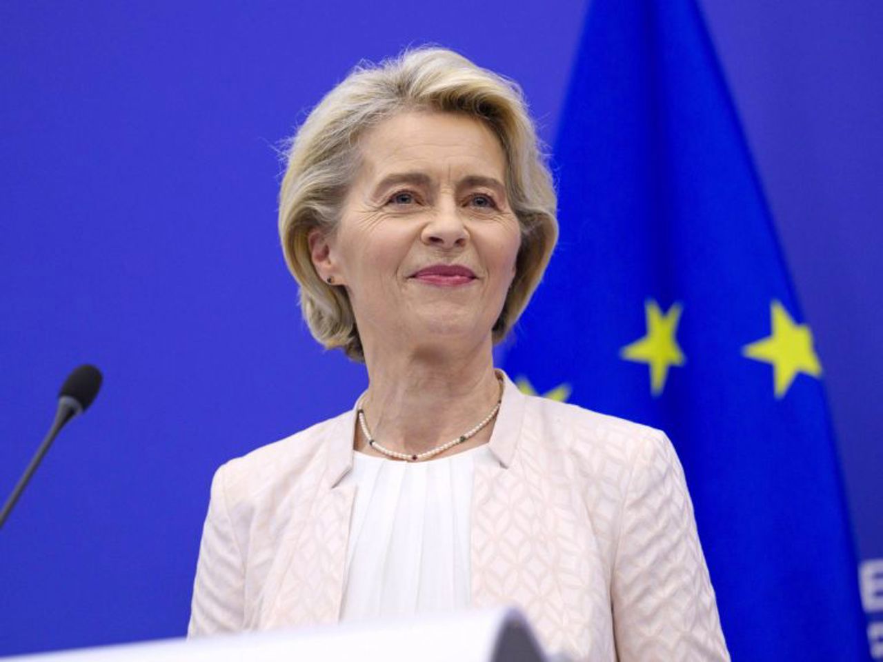 Ursula von der Leyen salută alegerea noului premier ungar, Peter Magyar, ca semnal pozitiv pentru viitorul țării