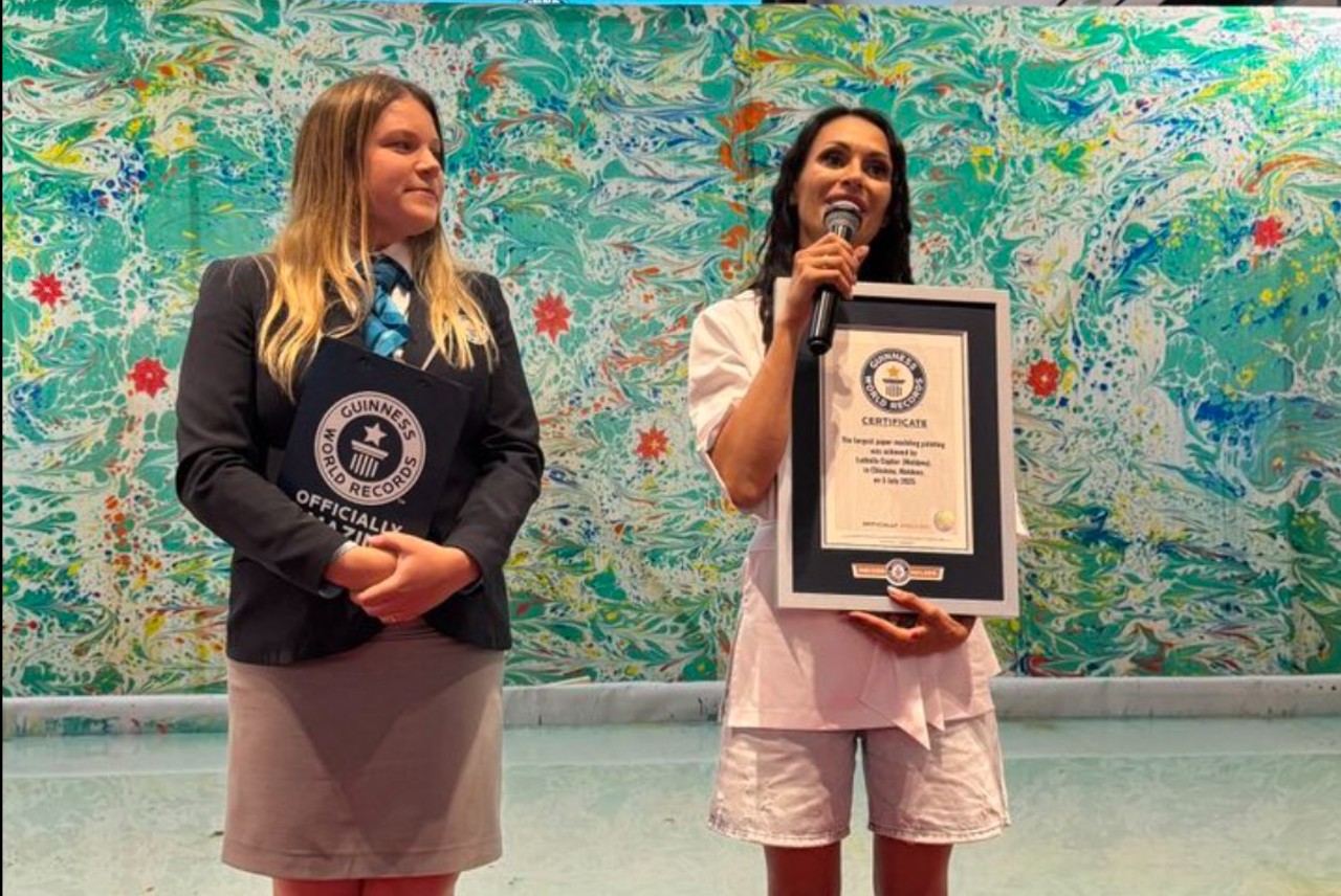 Performanța artistei Ludmila Cuptor, realizată la Chișinău, inclusă în Cartea Recordurilor Guinness