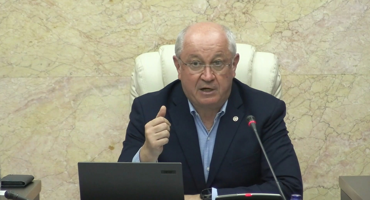 Alertă de mediu pe Nistru pentru 15 zile: Guvernul mobilizează resurse pentru a limita poluarea cu produse petroliere