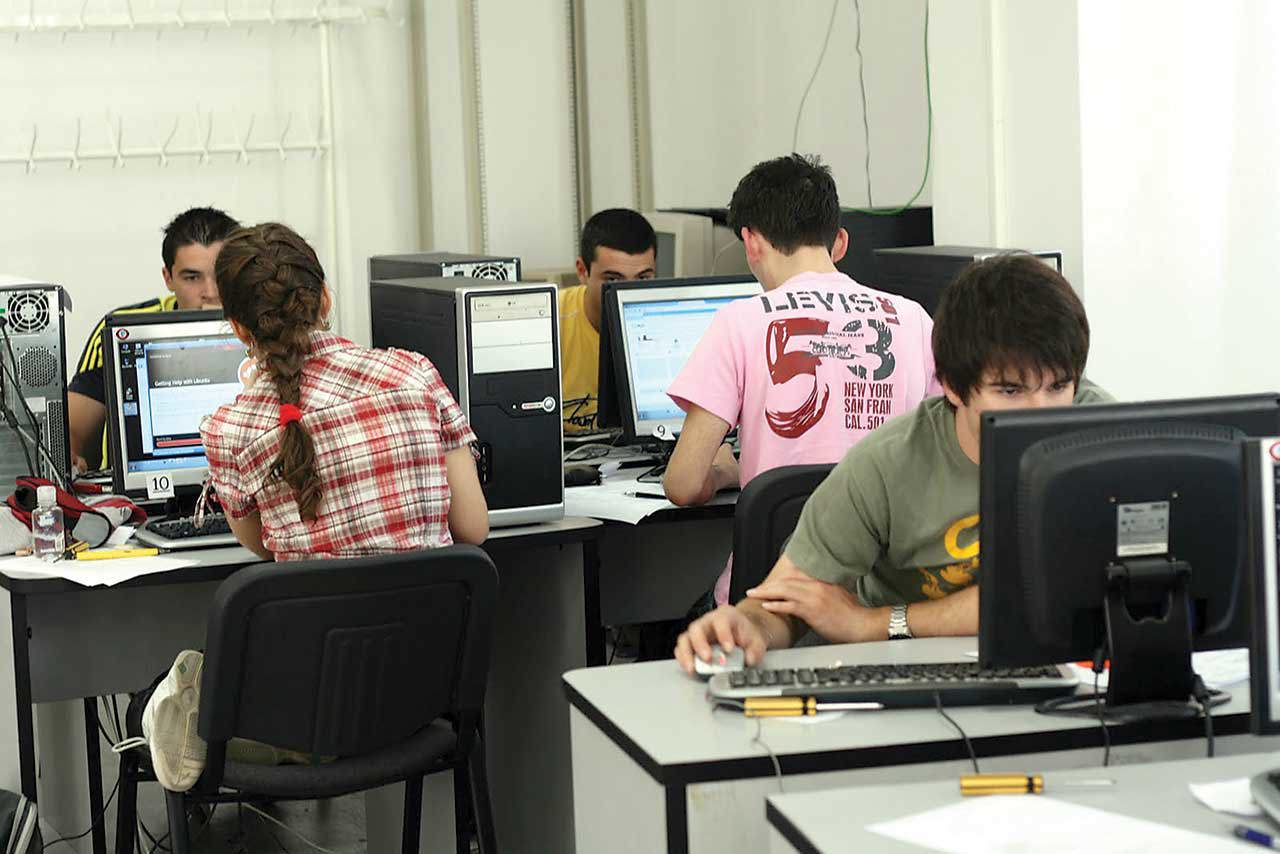 Profesorul în era AI: Soluții pentru redefinirea învățării autentice, discutate la Forumul Educației de la Chișinău