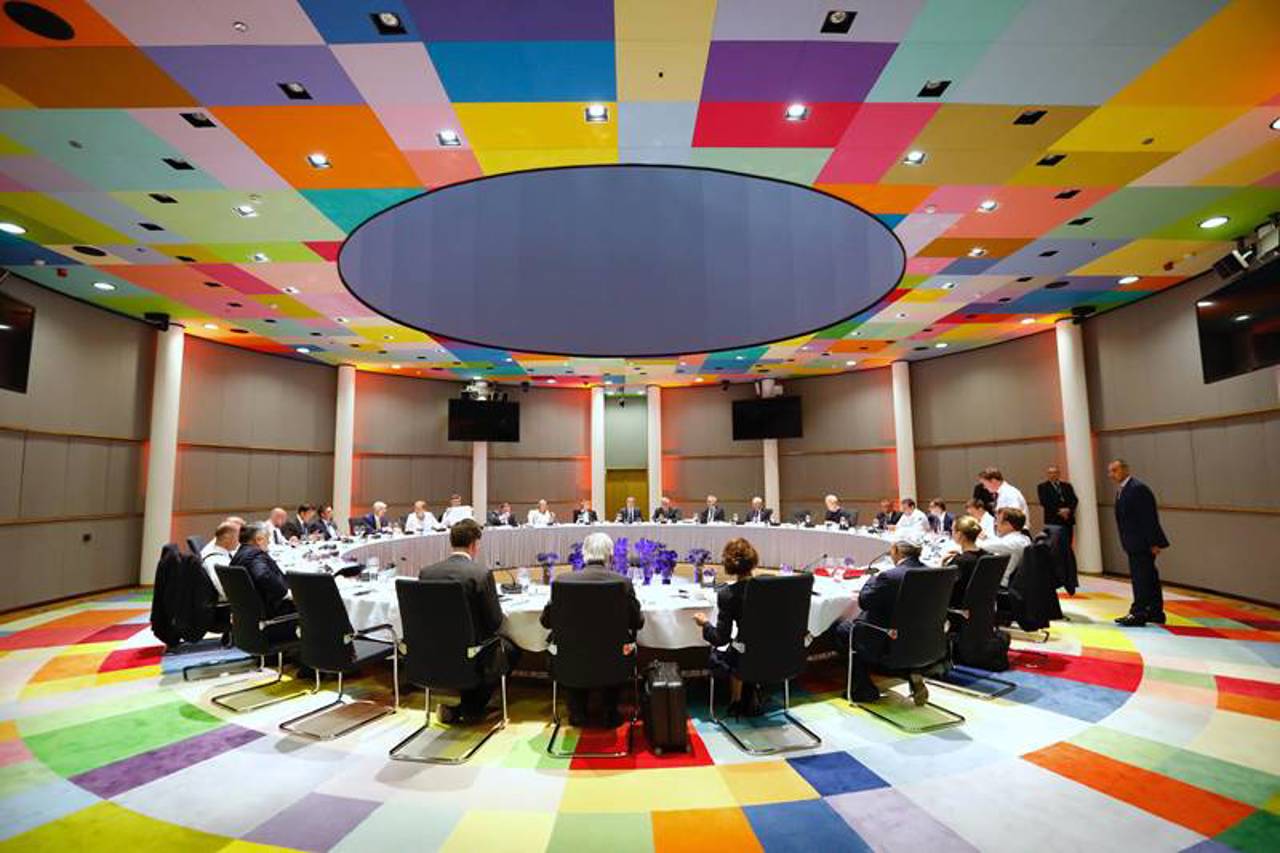 Reacțiile oficialilor europeni după adoptarea deciziei de lansare a negocierilor cu Republica Moldova și Ucraina. Premierul Ungariei, Viktor Orban, nu a participat la votul decisiv privind extinderea UE. 