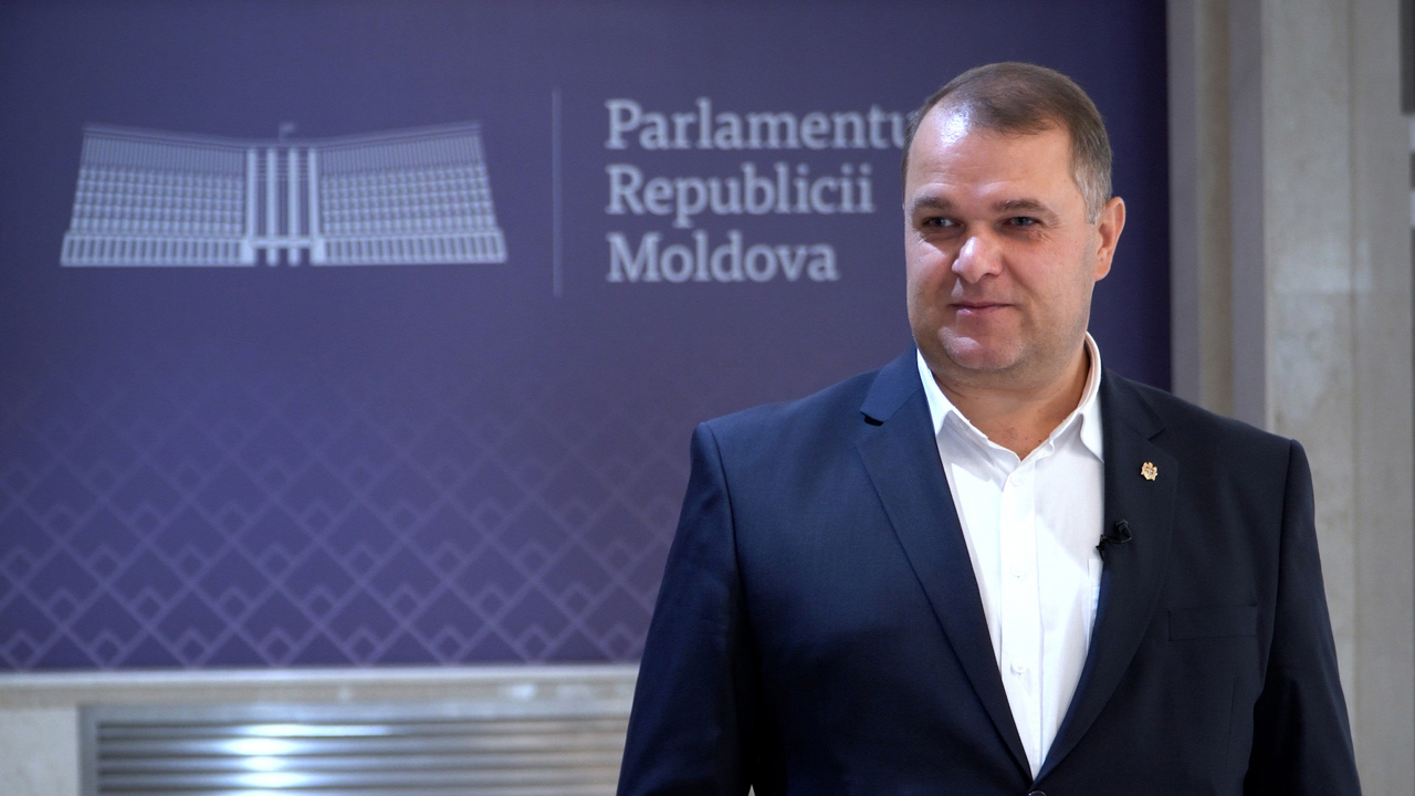Alexandr Nesterovschi atacă statul în instanță pentru a i se plăti salariul de parlamentar