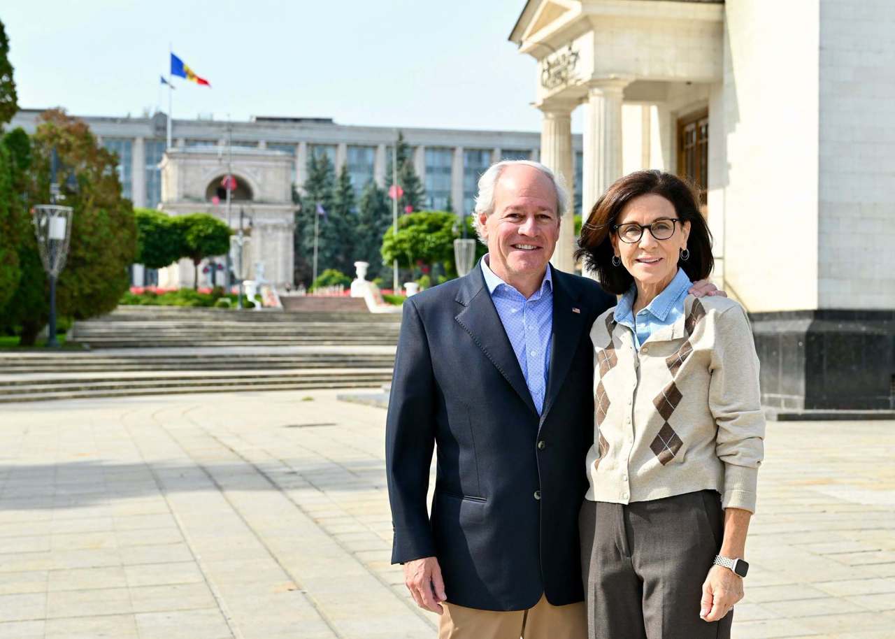 Ambasadorul desemnat al SUA a ajuns în R. Moldova și promite relații „și mai puternice și mai prospere”