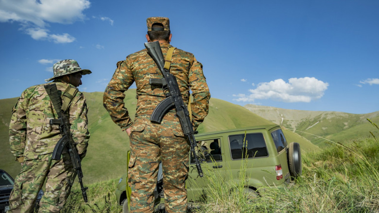 Новые кровопролитные военные столкновения на границе между Арменией и Азербайджаном