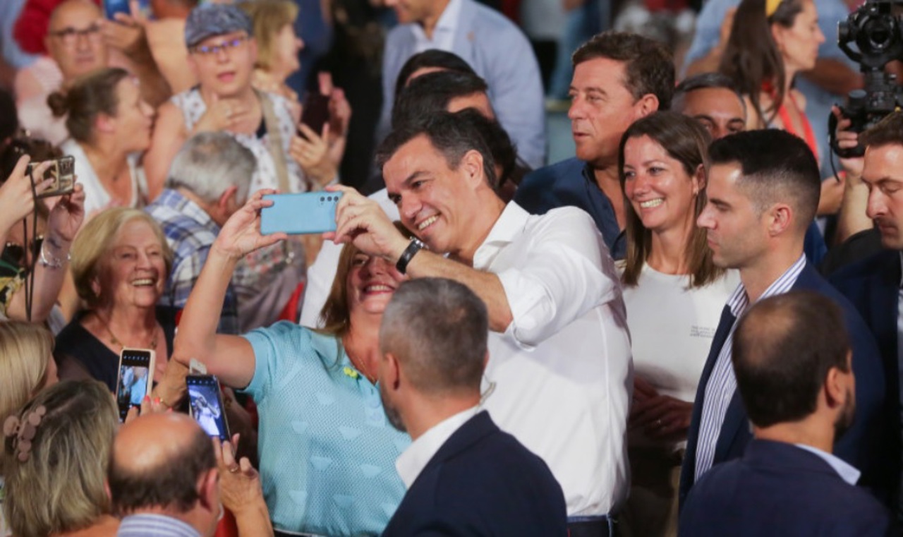 Conservatives aim to oust Pedro Sánchez as Spain votes in summer election