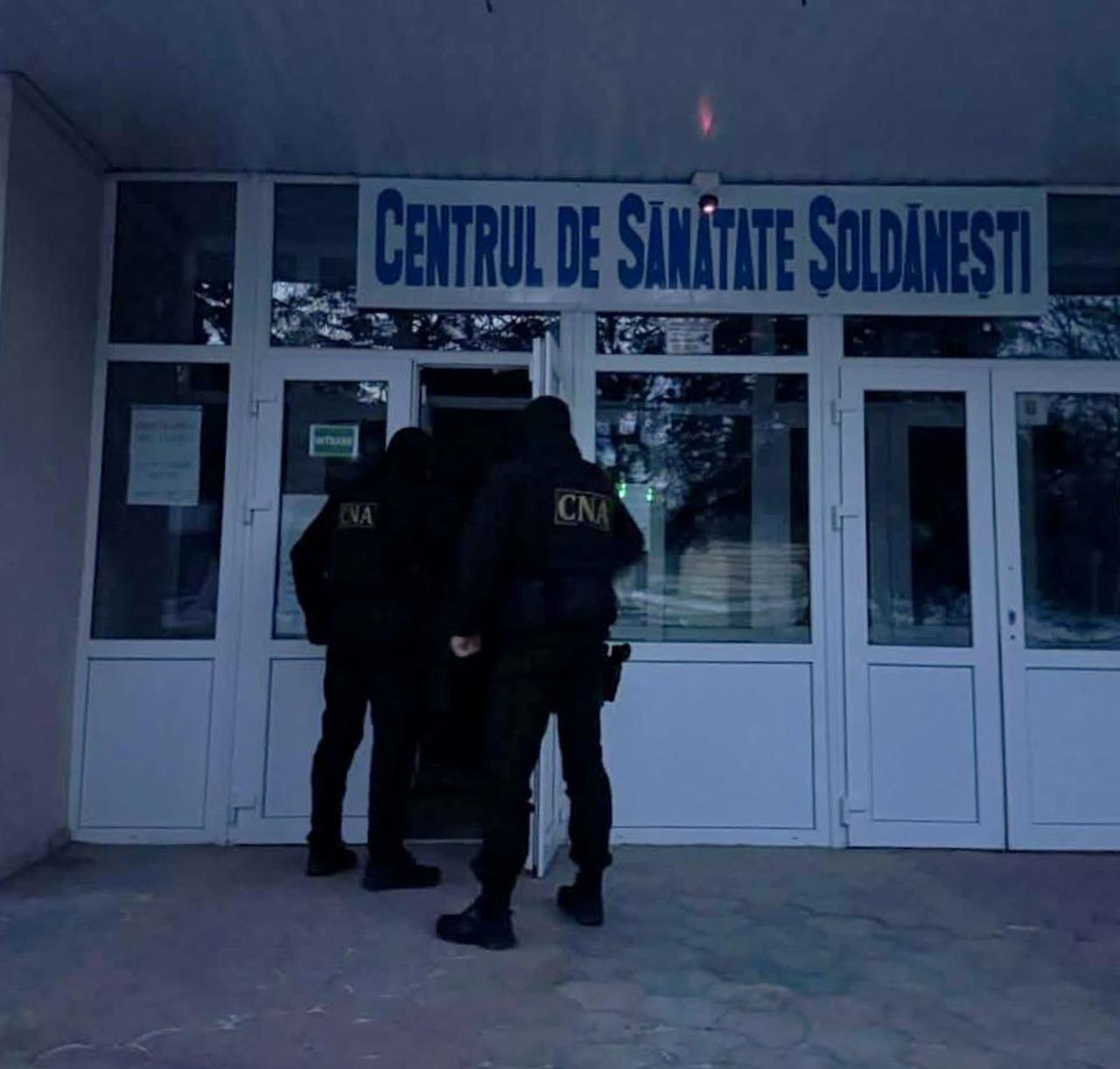 Правоохранители проводят обыски в трех районах по делу о коррупции при выдаче медсправок водителям 