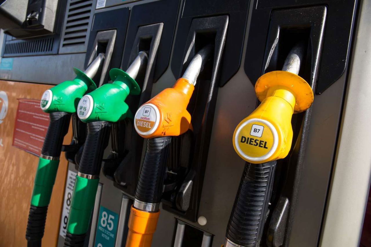 Scumpire la pompă din august: ANRE include în prețul carburanților și costul stocurilor de urgență