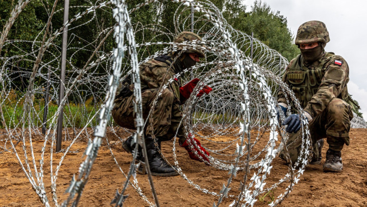 Politolog: Războiul Rusiei cu țările baltice poate începe sub pretextul unei răscoale a polonezilor din Belarus