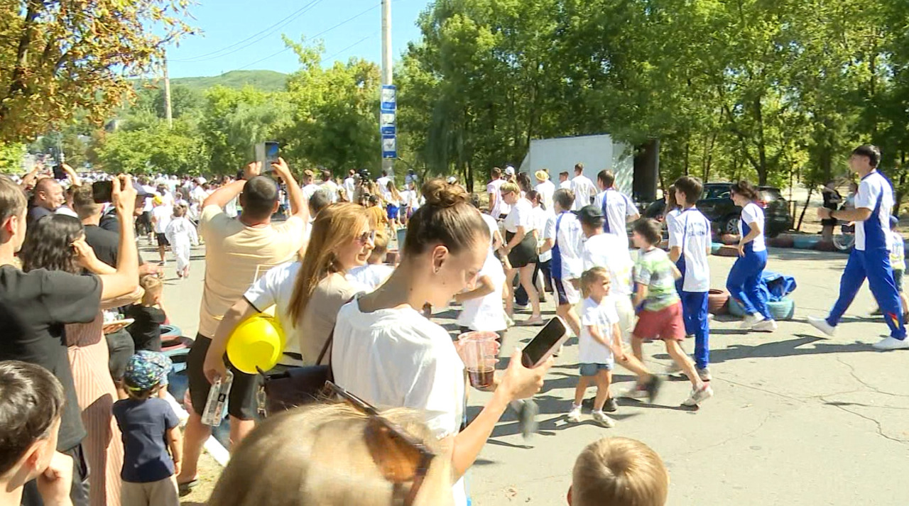 Campioni și amatori, împreună la start: Festival sportiv la Nisporeni