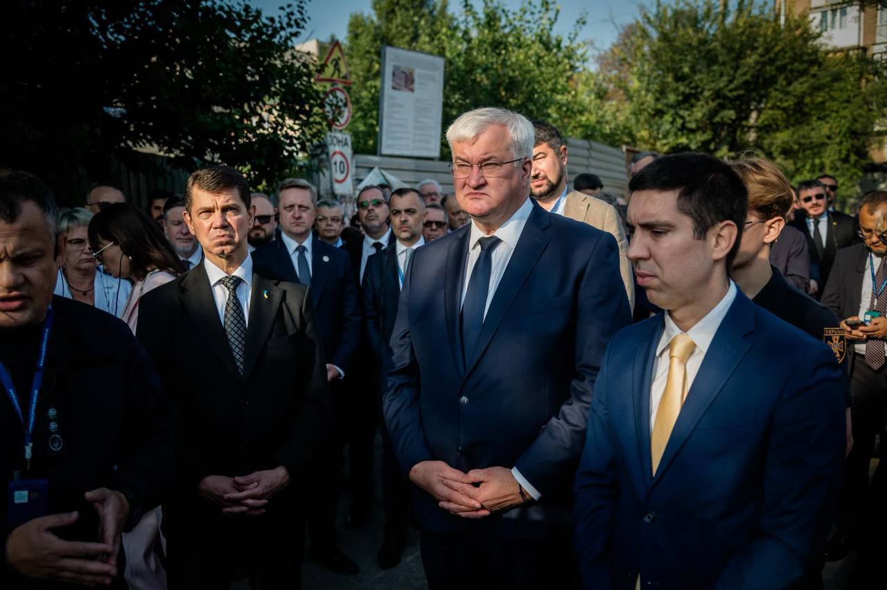 Mihai Popșoi a adus un omagiu eroilor ucraineni la Kiev: „Acest război trebuie să înceteze”