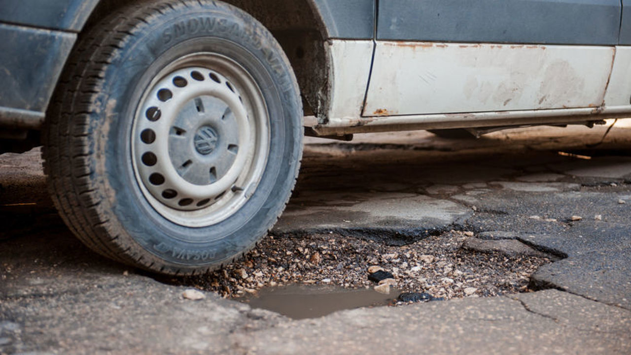 Infrastructure crisis in Moldova: National roads M1 and M5 undergo emergency repairs after harsh winter
