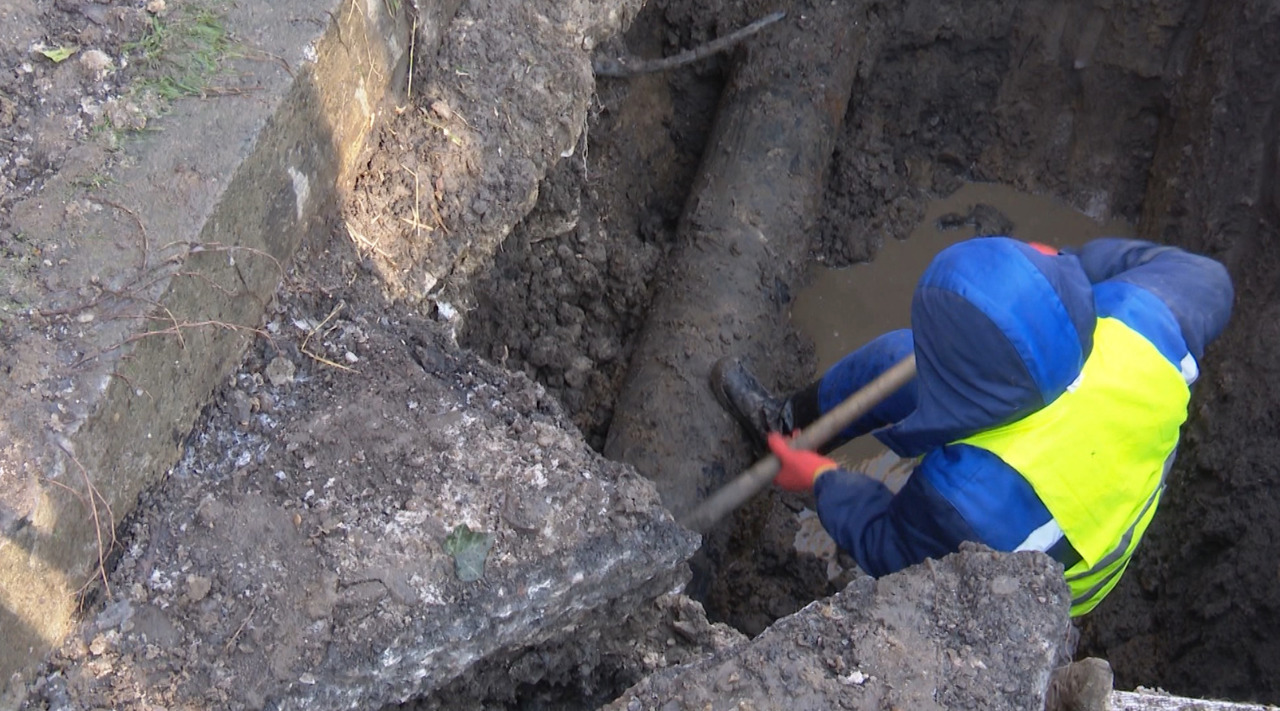 Orașul nu îngheață: muncitorii care țin rețelele în funcțiune la temperaturi extreme