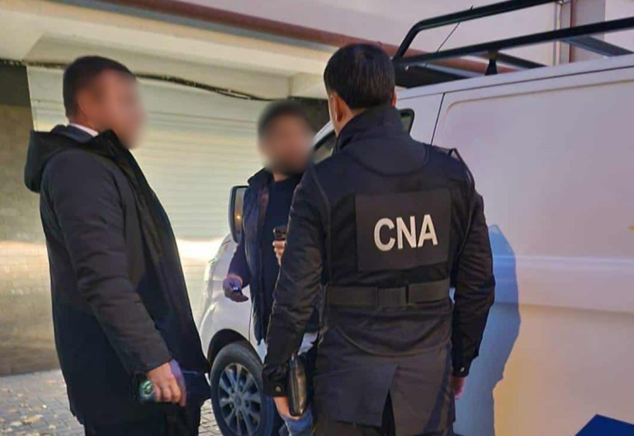 FOTO, AUDIO | Directoarea Liceului „Gheorghe Asachi” din capitală, reținută pentru corupție: Dan Perciun cere „sancțiuni reale”