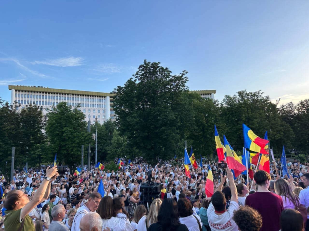Marșul Suveranității // Maia Sandu: „Nu avem voie să dăm înapoi. La toamnă se decide viitorul suveranității noastre”