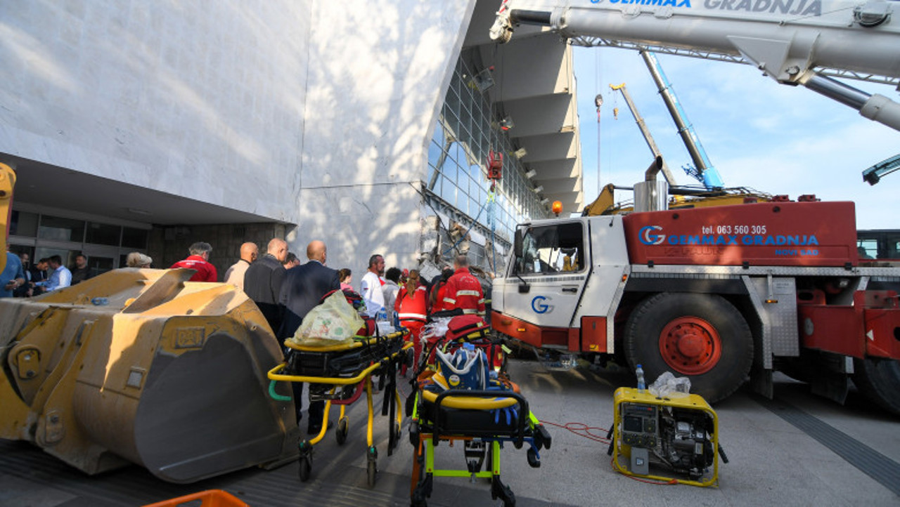 14 dead in Serbia train station roof collapse