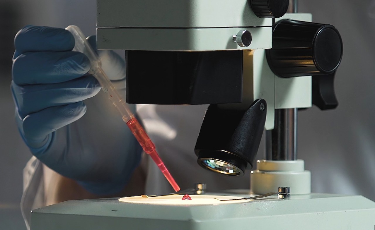 De zece ani cu HIV: exemplul unui tânăr care demonstrează că diagnosticul nu este o sentință