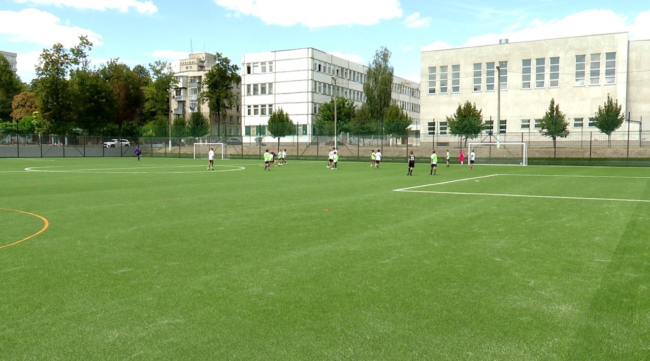 Serviciile contra plată în școlile sportive, permise din toamnă exclusiv prin MPay