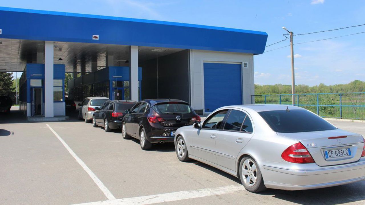 Statul încurajează revenirea diasporei: scutiri de taxe la importul unor bunuri personale, inclusiv al unei mașini. Condițiile care trebuie îndeplinite