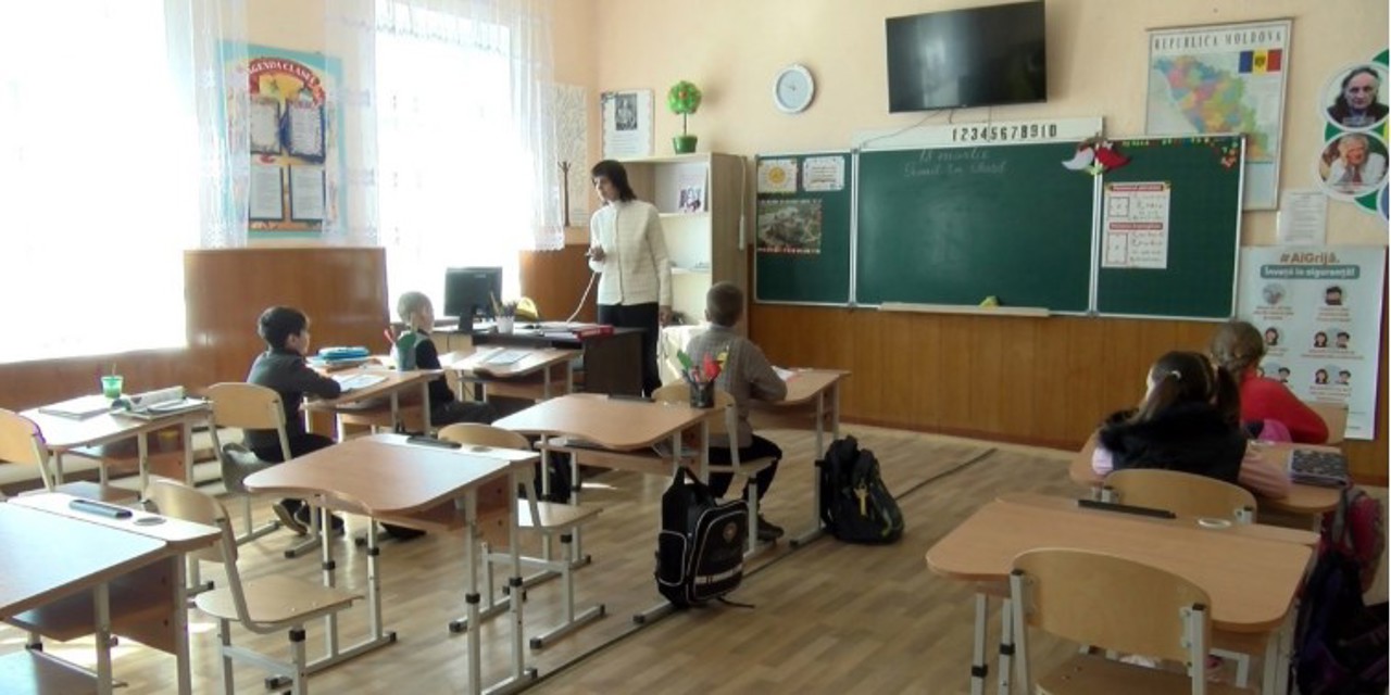 Elevii au revenit în clase, dar vor avea o minivacanță din nou, peste câteva zile