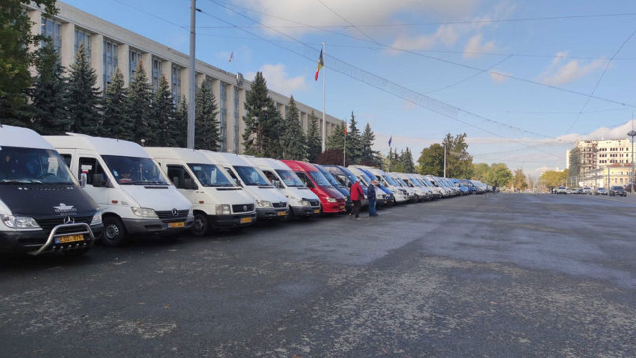 Перевозчики угрожают закрыть маршруты и возобновить акции протеста на Площади Великого Национального Собрания