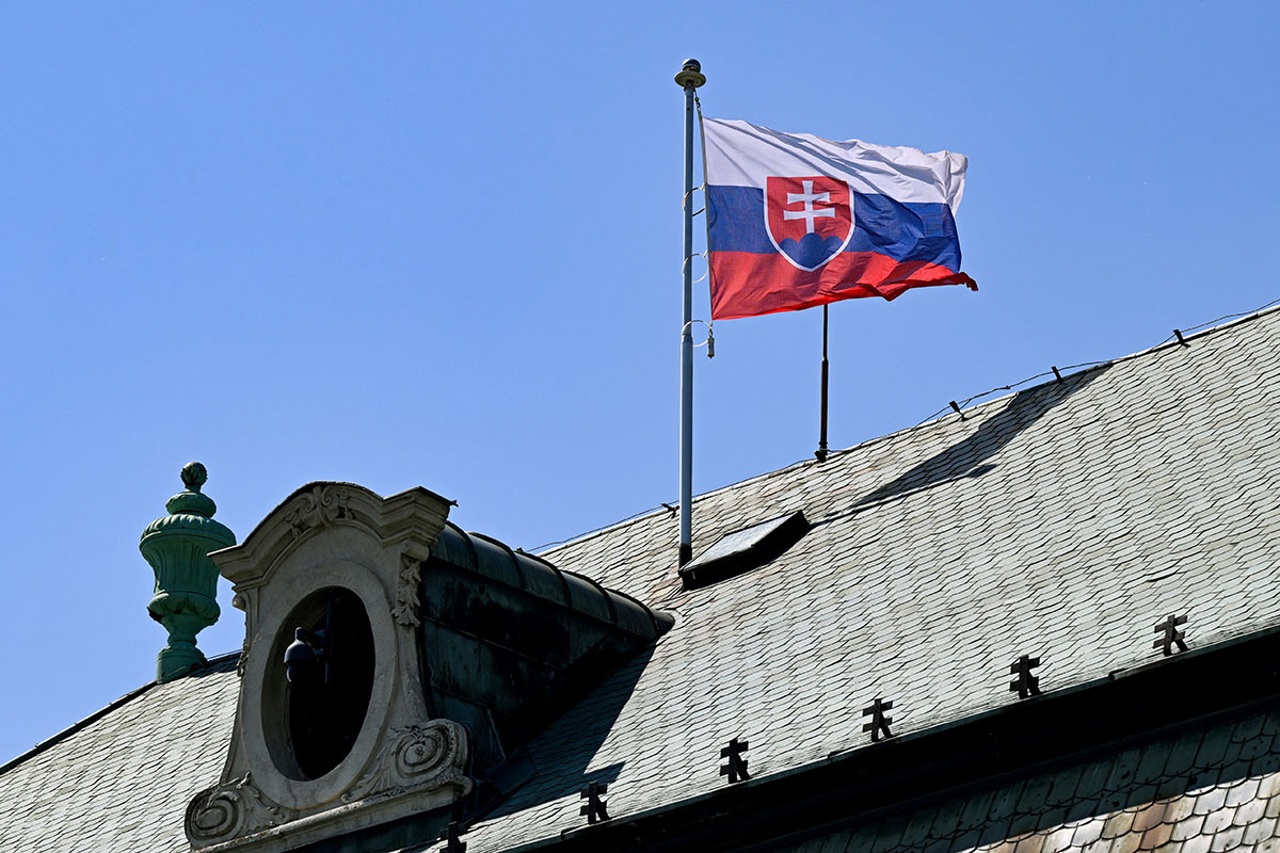 Bratislava ends standoff over Alisher Usmanov and Mikhail Fridman sanctions