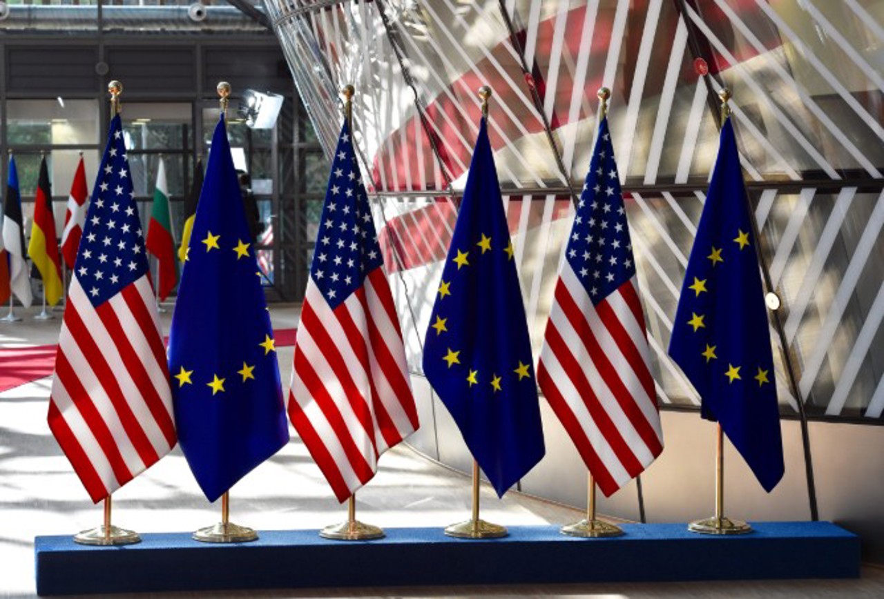 UE vrea să-și evalueze dependența de SUA în domeniile energiei și apărării