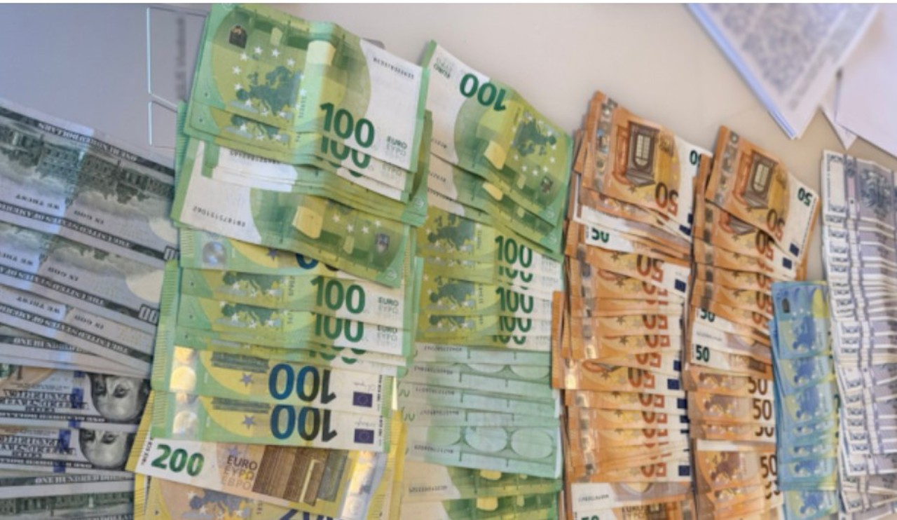 Percheziții la o firmă de închirieri auto: Afacere cu mașini, transformată într-o schemă de evaziune fiscală de milioane de lei