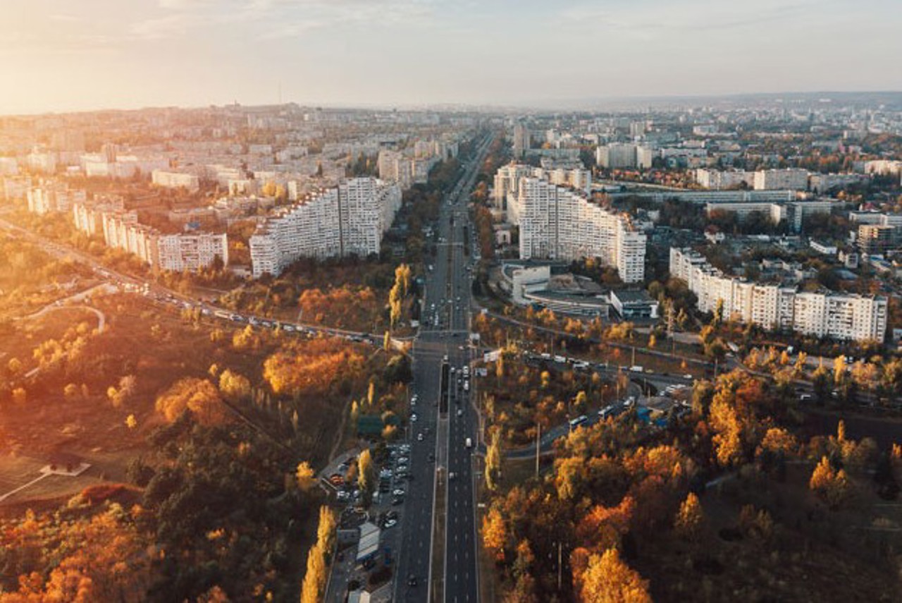 Forum: Peste 1.4 miliarde de lei până în 2027 pentru eficientizarea energetică a blocurilor vechi