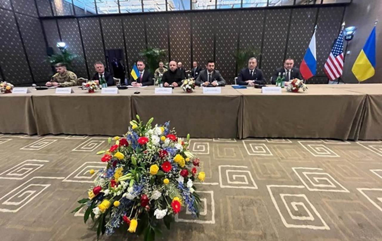 Rusia, dispusă să reia discuțiile trilaterale cu Ucraina și SUA după 4 noiembrie, anunță un consilier de la Kremlin