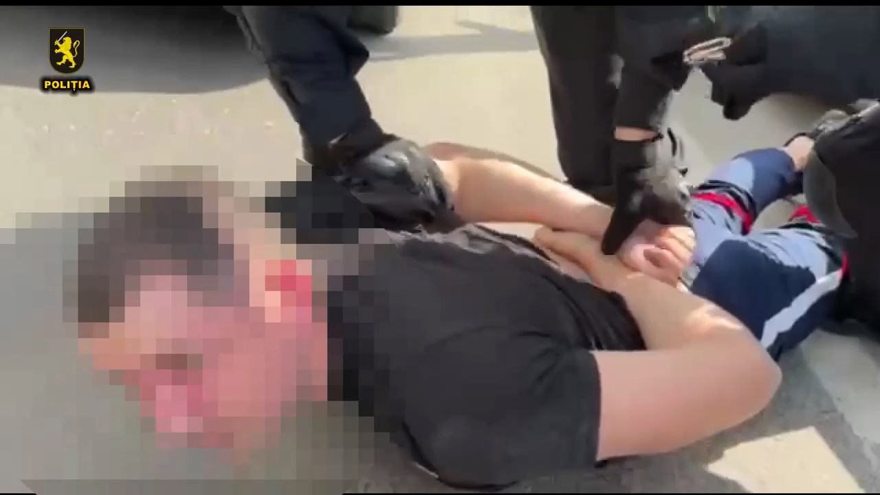 Двух кишиневцев задержали за подделку документов