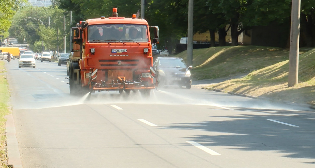 Val de căldură peste țară: cum luptă oamenii cu canicula 