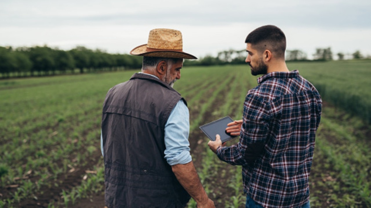 Fermierii vor avea acces la servicii de consultanță agricolă: Va fi creată o nouă instituție